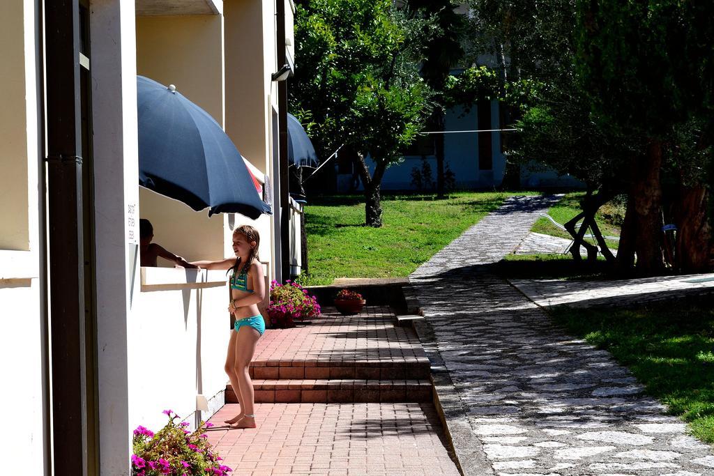 Residenza Benini Aparthotel Bardolino Kültér fotó